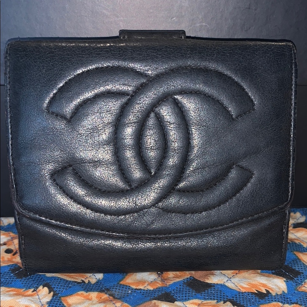 CHANEL Black Quilted Leather Wallet